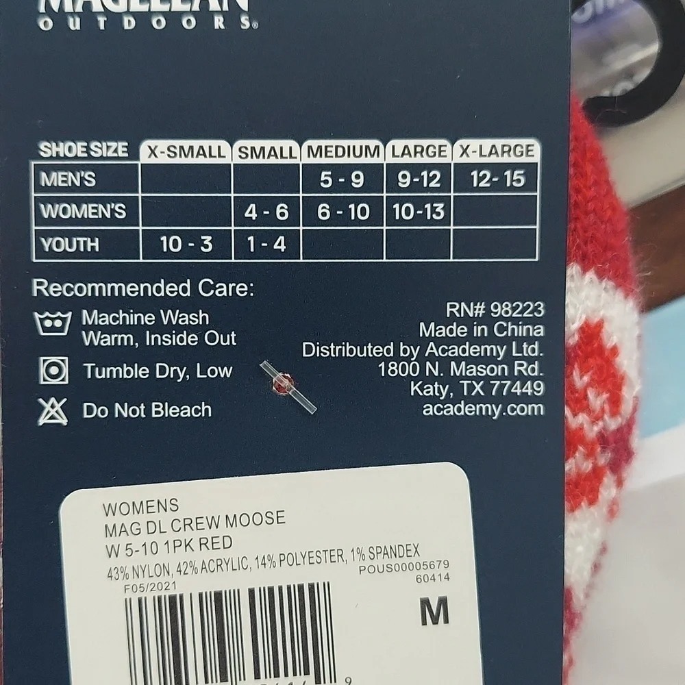 Magellan Red Moose Lodge Crew Socks + Hue Snowman Anti Slip sock - Sz M (6-10)